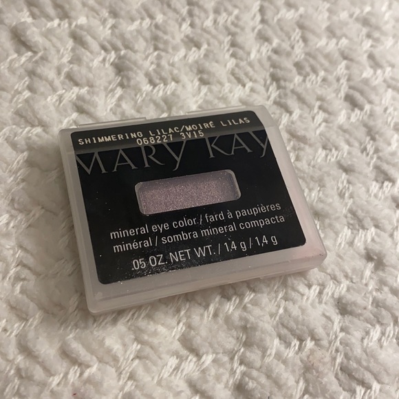 NWT Mary Kay Mineral Eye Shadow | Shimmering Lilac - Picture 4 of 5